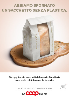 abbiamo sfornato un sacchetto senza plastica. i sacchetti nel reparto panetteria sono realizzati interamente in carta